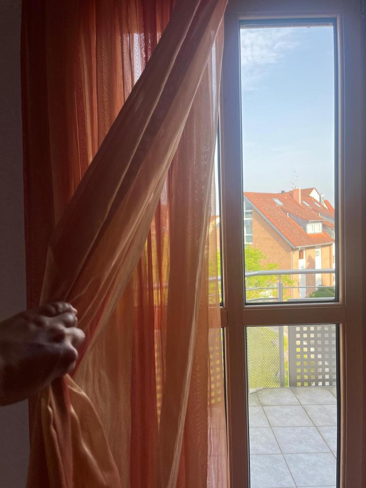 Sonniges Dachzimmer Feucht Eksteriør billede